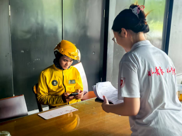 算法催单下的权益困境：南邮学子走近苏州外卖骑手调研生存现状