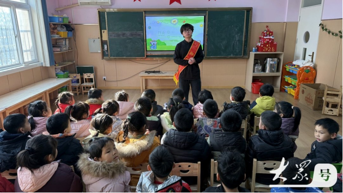 <strong>运动得意须尽欢，拉伸助解肌肉酸 ——聊城大学化学化工学院炽光志愿服务队</strong>