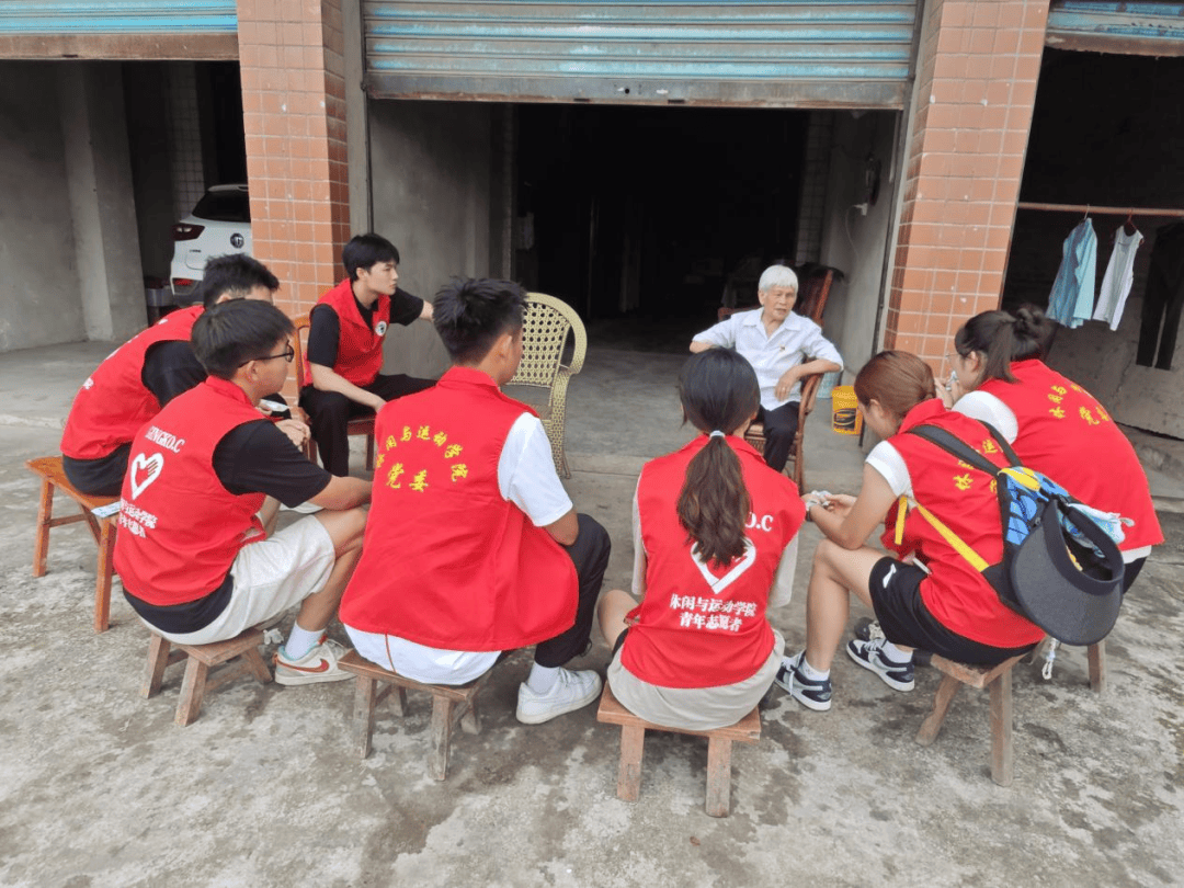 情系桑榆晚,青春暖夕阳 ——长沙民政职业技术学院医学院2026年暑期“三下乡”社